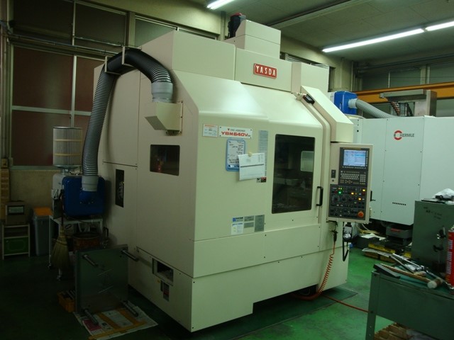 3軸高精度マシニングセンター