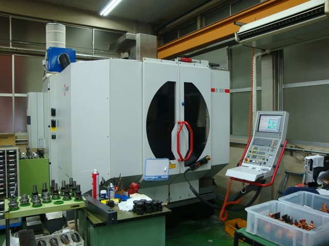 5軸マシニングセンター